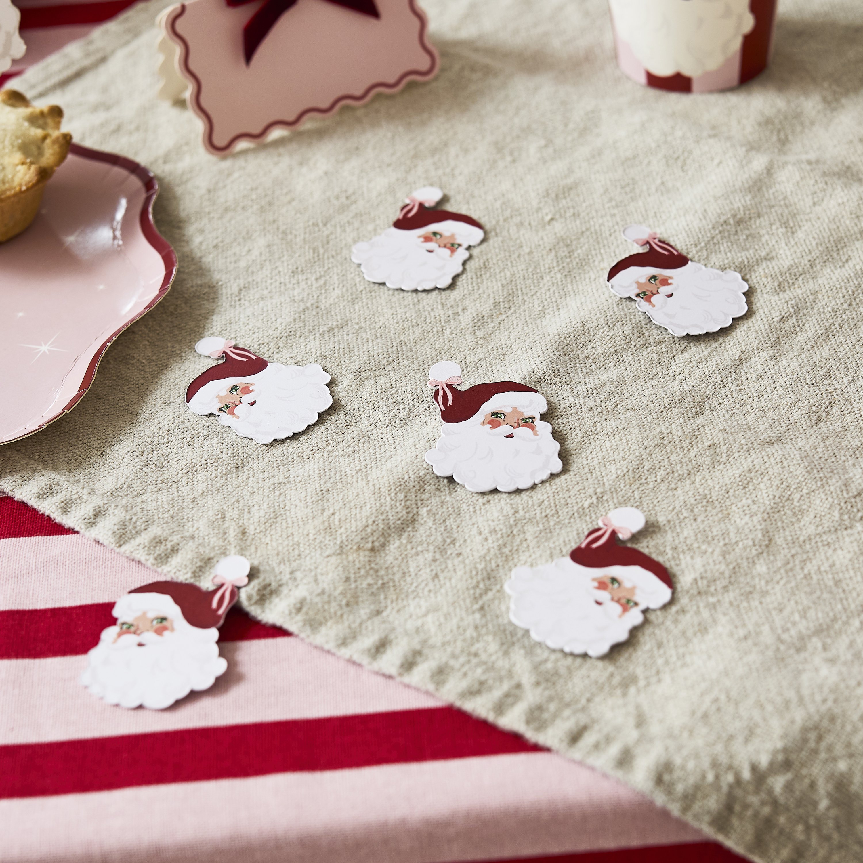Vintage Santa Table Scatter 10g